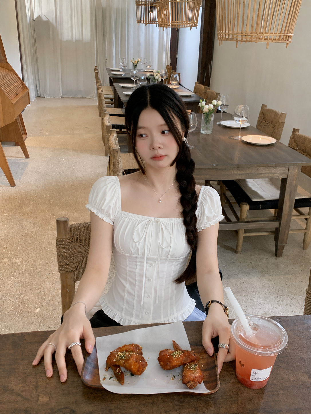 실사 정가 홀로우 아웃 광장 칼라 오프숄더 한 부서 순수한 욕망 착용 가져 가라. 핑크색 거품 소매 나비 매듭 레이스 셔츠