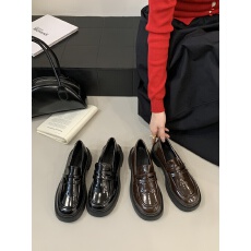 批发高级感<b class='q'>英伦</b>风单鞋小皮鞋时尚复古粗跟乐福鞋豆豆鞋秋冬新厚底女鞋