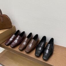 批发高级感<b class='q'>英伦</b>风单鞋小皮鞋时尚复古粗跟乐福鞋豆豆鞋秋冬新平跟女鞋