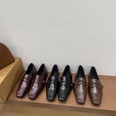 高级感英伦风单鞋小皮鞋时尚复古粗跟乐福鞋豆豆鞋秋冬新平跟女鞋