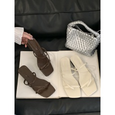 批发法式气质粗跟夹趾方头凉拖鞋