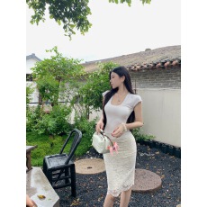 批发实拍实价 春夏韩系气质纯欲风U领修身短袖<b class='q'>T</b><b class='q'>恤</b>+蕾丝修身包臀半身<b class='q'>裙</b>