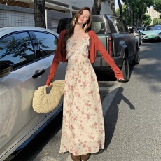 批发实拍<b class='q'>大码</b>夏季新款度假风碎花雪纺<b class='q'>连衣裙</b>女超薄针织长袖外套两件套