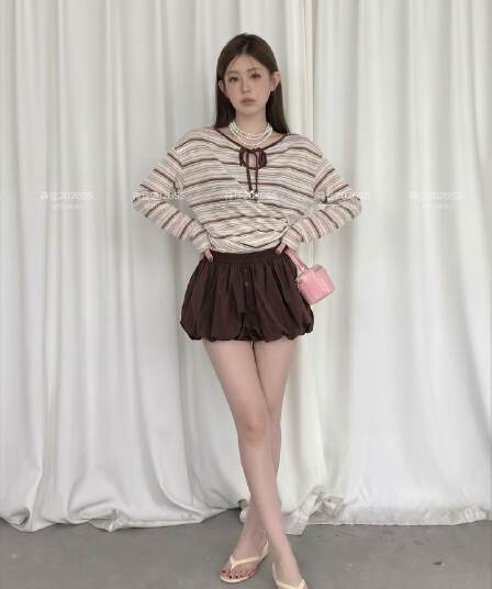 검정색 스트라이프 얇은 스타일 긴팔 블라우스 여성 가을 루즈핏 홀로우 아웃 스트랩 티셔츠 맨위 반신 스커트 투피스 세트