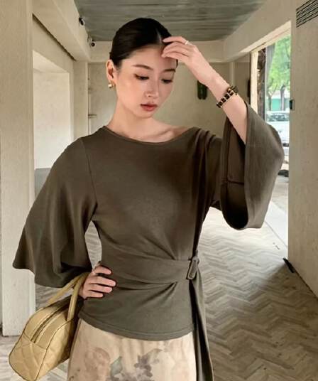 느긋한 바람 패션 스트랩 여성 가을 새로운 빛 럭셔리 품격 루즈핏 슬림해 보이는 다용도 맨위