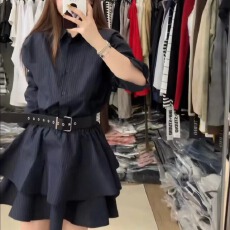 批发松驰感穿搭一整套女秋季小个子<b class='q'>长</b>袖衬衫+蛋糕短裙带安全裤两件套