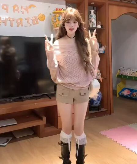 가을 새로운 품격 패션 한 원판 홀로우 아웃 니트 스웨터 미니멀리즘 반바지 투피스 세트