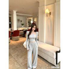 批发<b class='q'>运动</b>风套装白色工字背心针织开衫小外套女装秋季休闲裤三件套