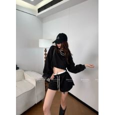 批发早秋季休闲宽松百搭显瘦上衣 短裤两件套