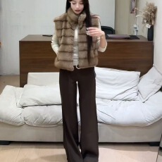 批发韩系复古立领仿水貂毛坎肩马甲女2026冬<b class='q'>新款</b>打底衫休闲裤三件套