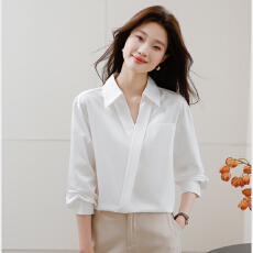 批发实拍2026春季新款法式白色<b class='q'>衬衫</b>女小众设计感气质减龄通勤V领上衣