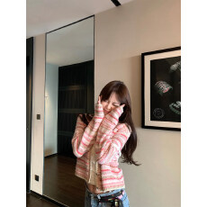 批发早安樊樊 重工粉色条纹小香针织开<b class='q'>衫</b>女秋气质减龄感显瘦毛衣外套
