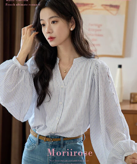moriirose 파란색 스트라이프 V넥 벌룬 소매 홀로우 아웃 단추 여성 셔츠 가을 프랑스식 품격 루즈핏 맨위