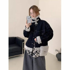 批发NI.13 STUDIO-上新复古风拼接毛绒立领短款牛仔外套(配包包)