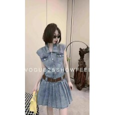 批发无袖<b class='q'>牛仔</b>连衣裙女2026春季新款欧洲站翻领单排扣百褶裙高腰短裙