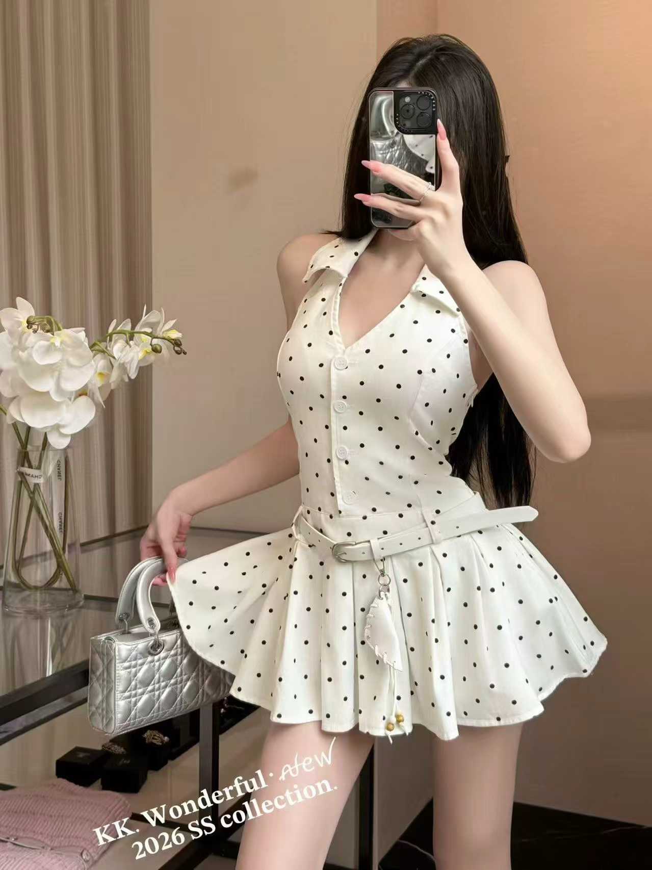 레트로 V넥 행침 목 플리츠 스커트 순수한 욕망 핫걸 섹시함 백리스 슈퍼 잘 생긴 ~ 중 짧은 치마 드레스
