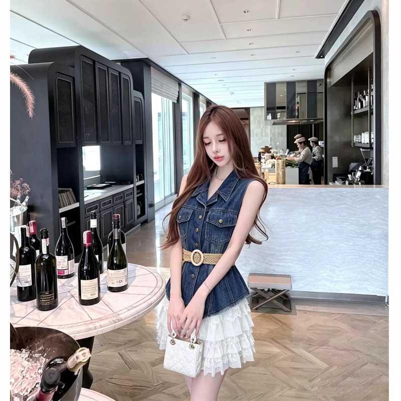 2026 여름 레트로 데님 블루 밝은색 정장 작은 폴로 칼라 어깨 패드 허리 수축 싱글 줄 버튼 거친 가장자리 데님 베스트