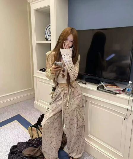 새로운 느긋한 느슨함 센스 꽃무늬 워크웨어 와이드 레깅스 바지 얇은 스타일 홀로우 아웃 오픈 가디건 쇼트 스타일 슬립 슬림해 보이는 3종 세트