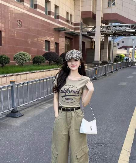 한 부서 레트로 알파벳 프린트 반팔 티셔츠 세트 여성 여름 하이웨이스트 넓은 다리 7 점 워크웨어 팬츠 캐주얼 투피스 세트