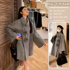 孕妇装2025新款灰色设计感复古高级感韩系中长款时尚毛呢斗篷外套