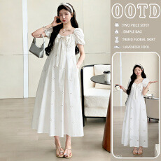 批发实拍现现~2026新款法式时尚简约绣花镂空温柔风泡泡袖方领连衣裙