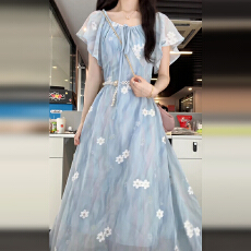 批发蓝色碎花v领连衣裙子女夏2025年新款海边度假超好看法式茶歇长裙