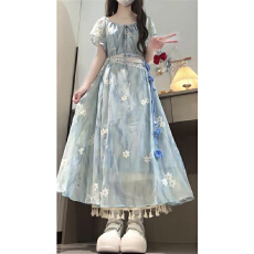 批发蓝色碎花v领连衣裙子女<b class='q'>夏</b>2025年新款海边度假超好看法式茶歇长裙