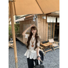 批发实拍实价~镂空白色连帽防晒短袖女春<b class='q'>夏季</b>设计感小个子宽松上衣