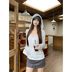 批发实拍实价~气质条纹连帽长袖外套<b class='q'>女</b>早春修身<b class='q'>开衫</b>+灰色短裙套装