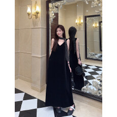 批发实拍实价~早春V领丝绒<b class='q'>无袖</b><b class='q'>连衣裙</b>法式气质黑色<b class='q'>连衣裙</b>