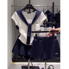 批发撞色V领海军风假两件披肩<b class='q'>T</b><b class='q'>恤</b>高腰短裙裤套装女