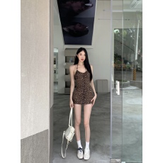 批发<b class='q'>豹纹</b>挂脖吊带<b class='q'>连衣裙</b>女夏季甜辣妹紧身短裙纯欲风性感收腰包臀裙子