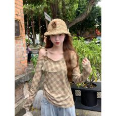 批发实拍 韩版<b class='q'>不规则</b>斜领露肩菱形格长袖T恤女秋季荷叶边修身显瘦上衣