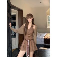 批发实拍 复古显瘦无袖POLO领背心皮绒百褶<b class='q'>连衣裙</b>+蝙蝠袖针织开衫套装