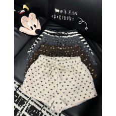 批发<b class='q'>实拍</b>秋冬韩系松紧腰系带宽松显瘦休闲短<b class='q'>裤</b>女爱心条纹羊羔毛绒短<b class='q'>裤</b>