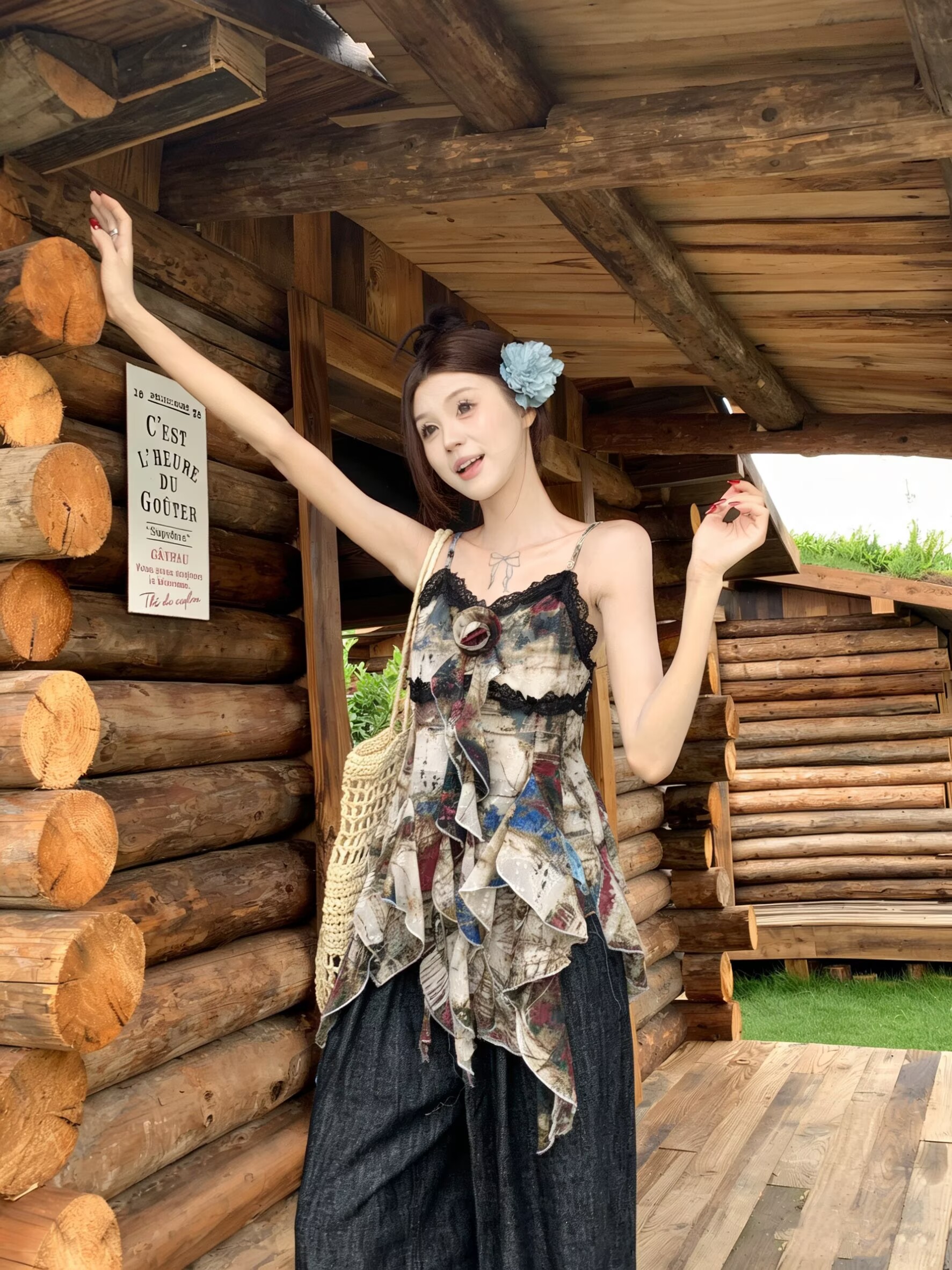 실사 유화 예술 분위기 센스 검정색 레이스 레이스 꽃 리본 조끼 슬립 여성 불규칙 맨위