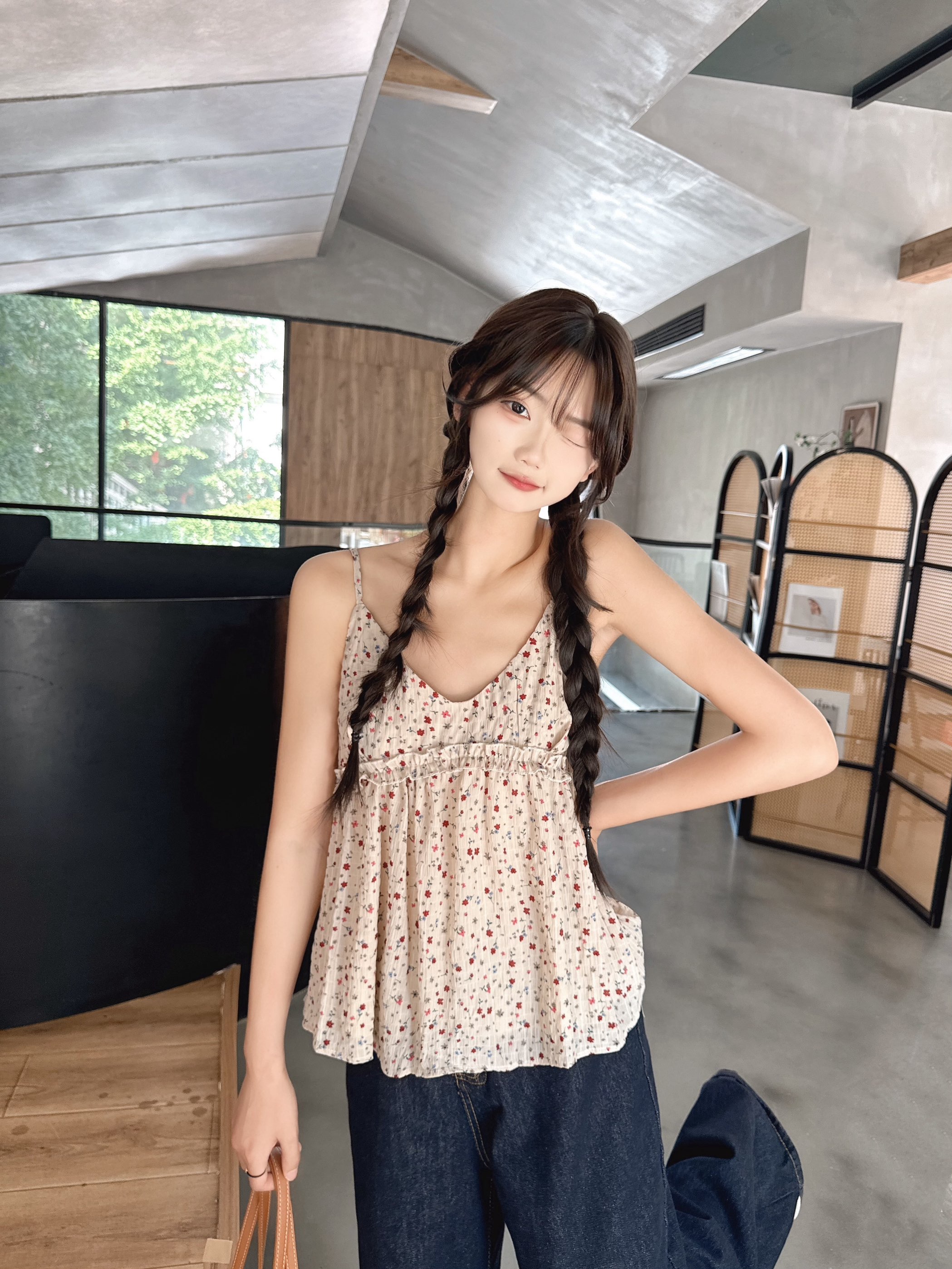 실사 부드러운 세트 살구 색상 니트 여성 코트 여름 몸매 가꾸기 연령 감소 꽃무늬 레오파드 무늬 캐미솔 투피스 세트