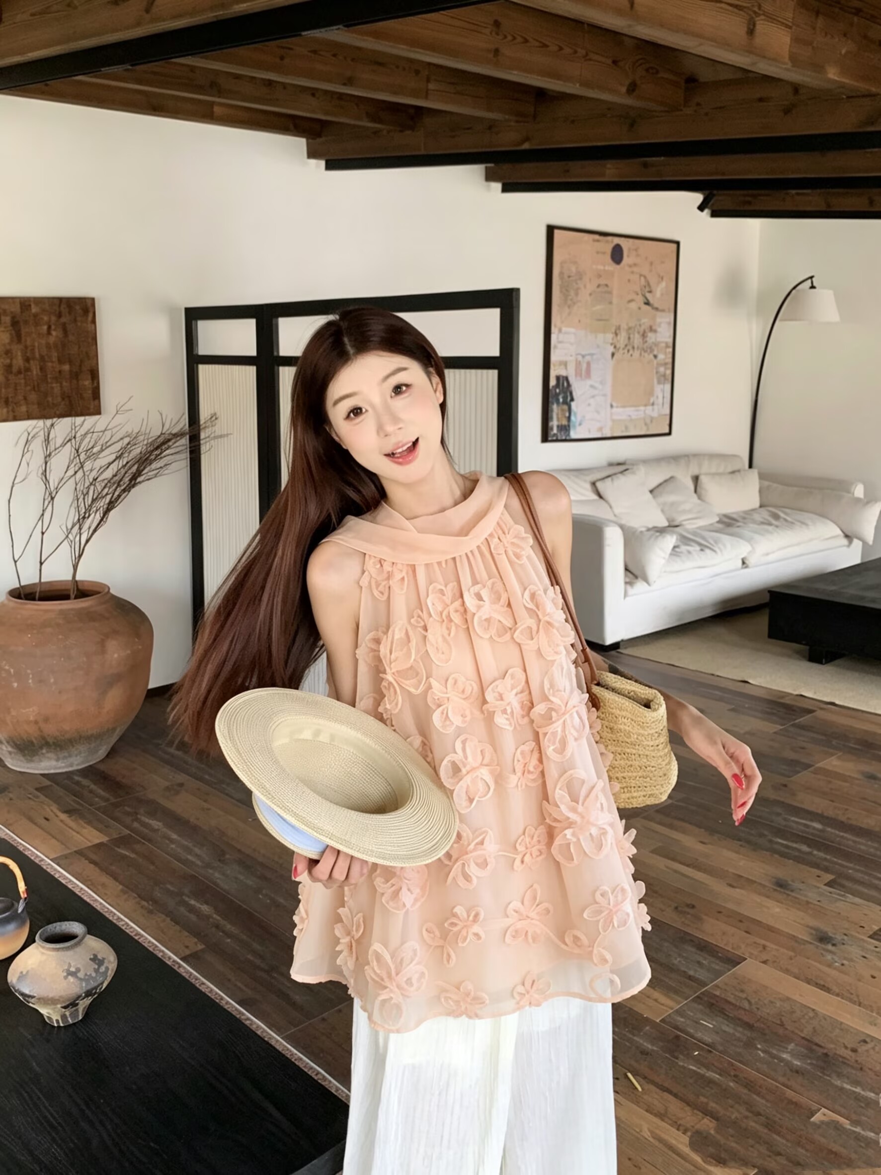 실사 2026 새로운 여름 품격 부드러운 3 차원 꽃 무거운 작업 자수 행침 목 슬림해 보이는 민소매 숄 작은 셔츠