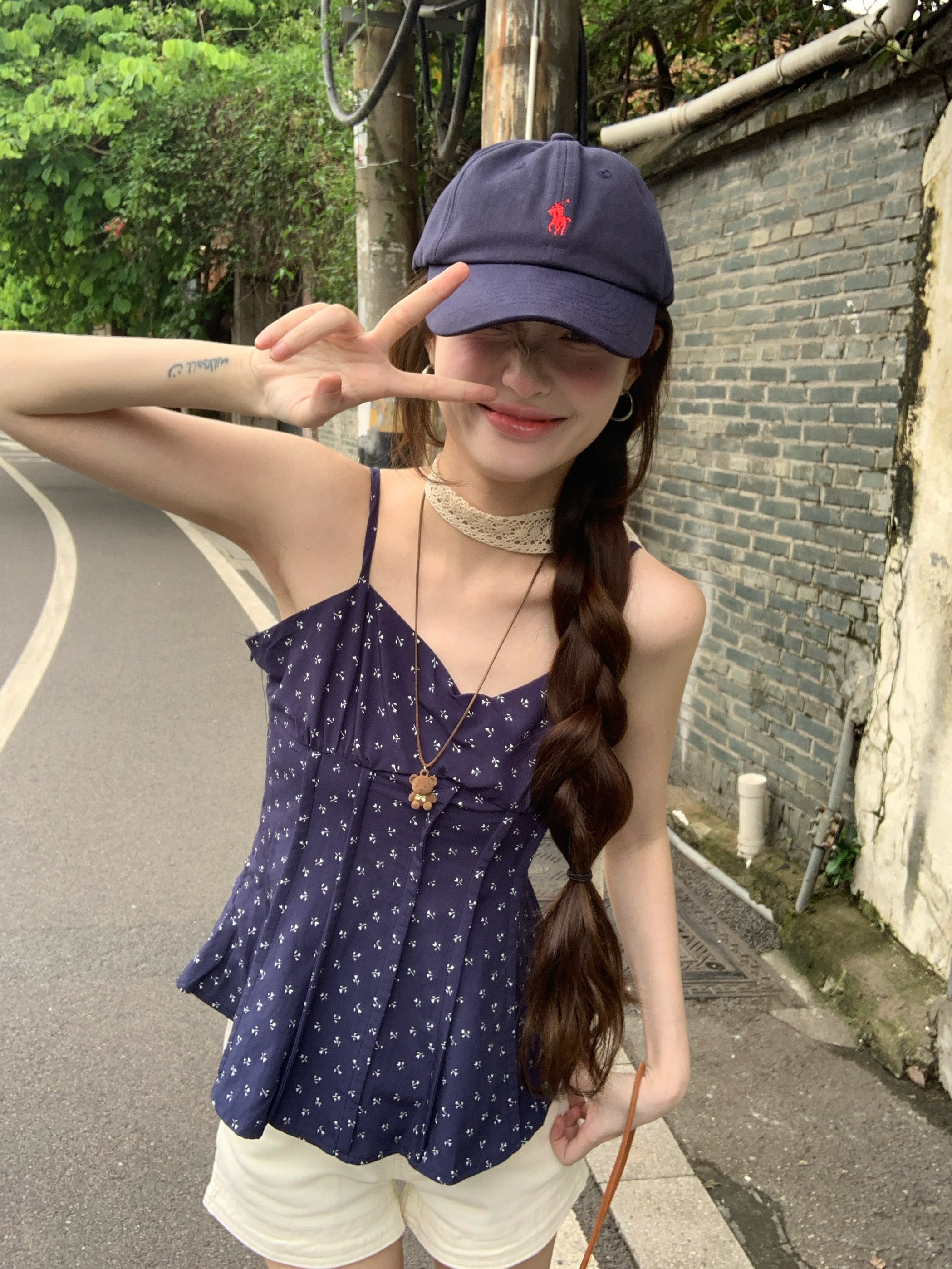 실사 프랑스식 품격 꽃무늬 리본 민소매 튜브탑 캐미솔 섹시함 백리스 슬림해 보이는 다용도 디자인 맨위