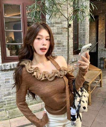 실사 프랑스식 낭만주의 Chic 3 차원 레이스 비스듬한 어깨 디자인 센스 작은 셔츠 여성 이른 가을 품격 몸매 가꾸기 맨위