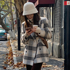 批发<b class='q'>韩国</b>穿搭高级感复古格子毛呢外套女秋冬中长款宽松休闲西装大衣服