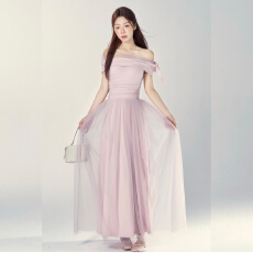 批发法式高级感一字肩短袖连衣裙女2026春夏新款收腰显瘦气质仙女长裙