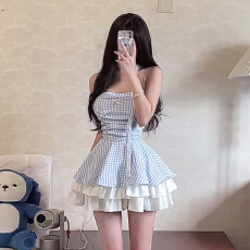 甜美风性感蝴蝶结吊带连衣裙女2026春夏新款高腰显瘦格纹蓬蓬短裙