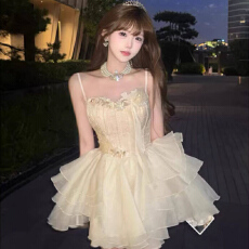 批发吊带连衣<b class='q'>裙</b>女高级感名媛千金风生日小<b class='q'>礼服</b>重工鱼骨收腰蓬蓬<b class='q'>公主裙</b>