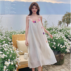 批发吊带连衣裙女夏季2026新款小众设计感气质茶歇法式初恋奶甜长裙