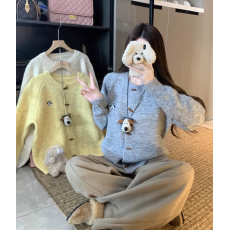 牛角扣甜美小狗长袖毛衣外套2025秋冬新款减龄设计感宽松针织上衣