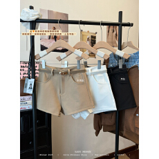 实拍实价 早春新款设计感外穿辣妹短裤女的高腰a字版遮肉裤子