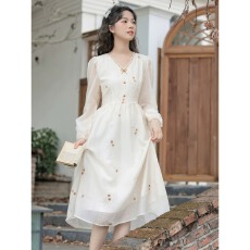 批发法式复古V领长袖气质<b class='q'>连衣裙</b>女2026新款新款小众收腰中长款a字裙子