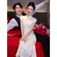 批发香槟色旗袍新中式订<b class='q'>婚礼</b><b class='q'>服</b>新款<b class='q'>敬酒</b><b class='q'>服</b>新娘鱼尾领证登记礼<b class='q'>服</b>连衣裙