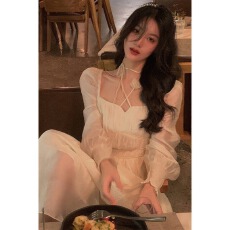 批发早春海南三亚拍照好看的衣服旅游两件套沙滩裙温柔网纱吊带<b class='q'>连衣裙</b>